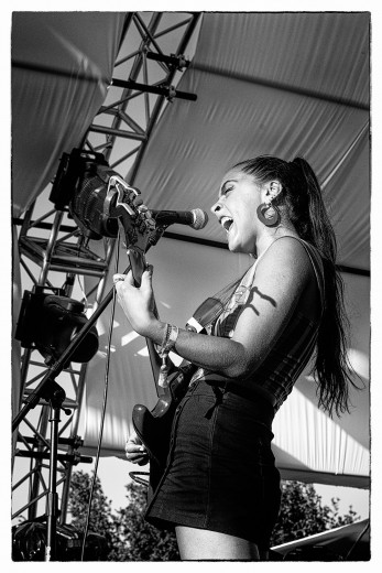 Ana García Perrote of Madrid based Hinds at Desert Daze Festival / Lake Perris / California © Clemens Mitscher Rock & Roll Fine Arts