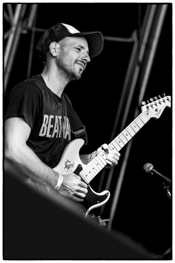 Gale Paridjanianof Turin Brakes (Official) © Clemens Mitscher Rock & Roll Fine Arts