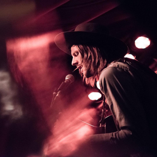 Ryan Drobatz of the The Hot Fudge Sunday - Pappy and Harriet's Sunday band by Clemens Mitscher at Pappy + Harriet's, Pioneertown, CA, 92268, April 26, 2015 @pappyandharriets @mojave_high Photography is art. Copyright holder for this art work: © Clemens Mitscher / VG Bild-Kunst, Bonn.